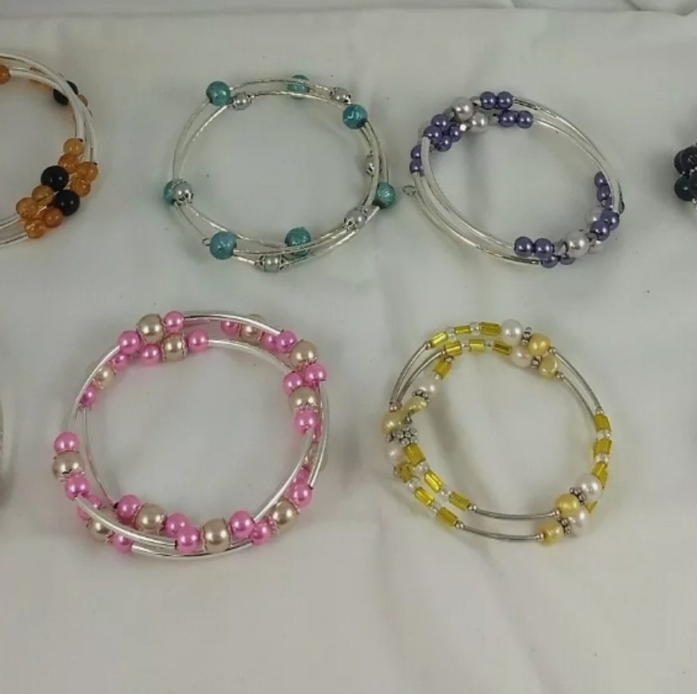 8 adjustable beaded bracelets costume jewelry lot